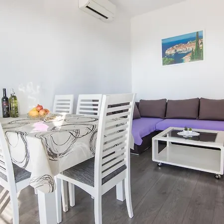 Apartament Mate *